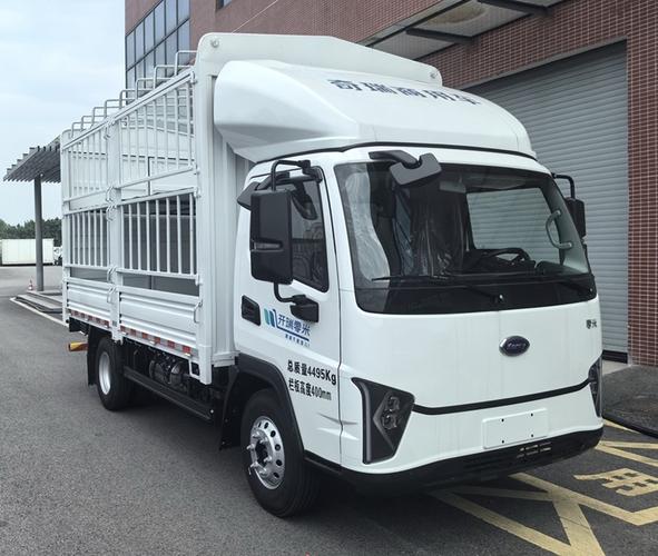 倉柵式運(yùn)輸車 商用車領(lǐng)域的多面手